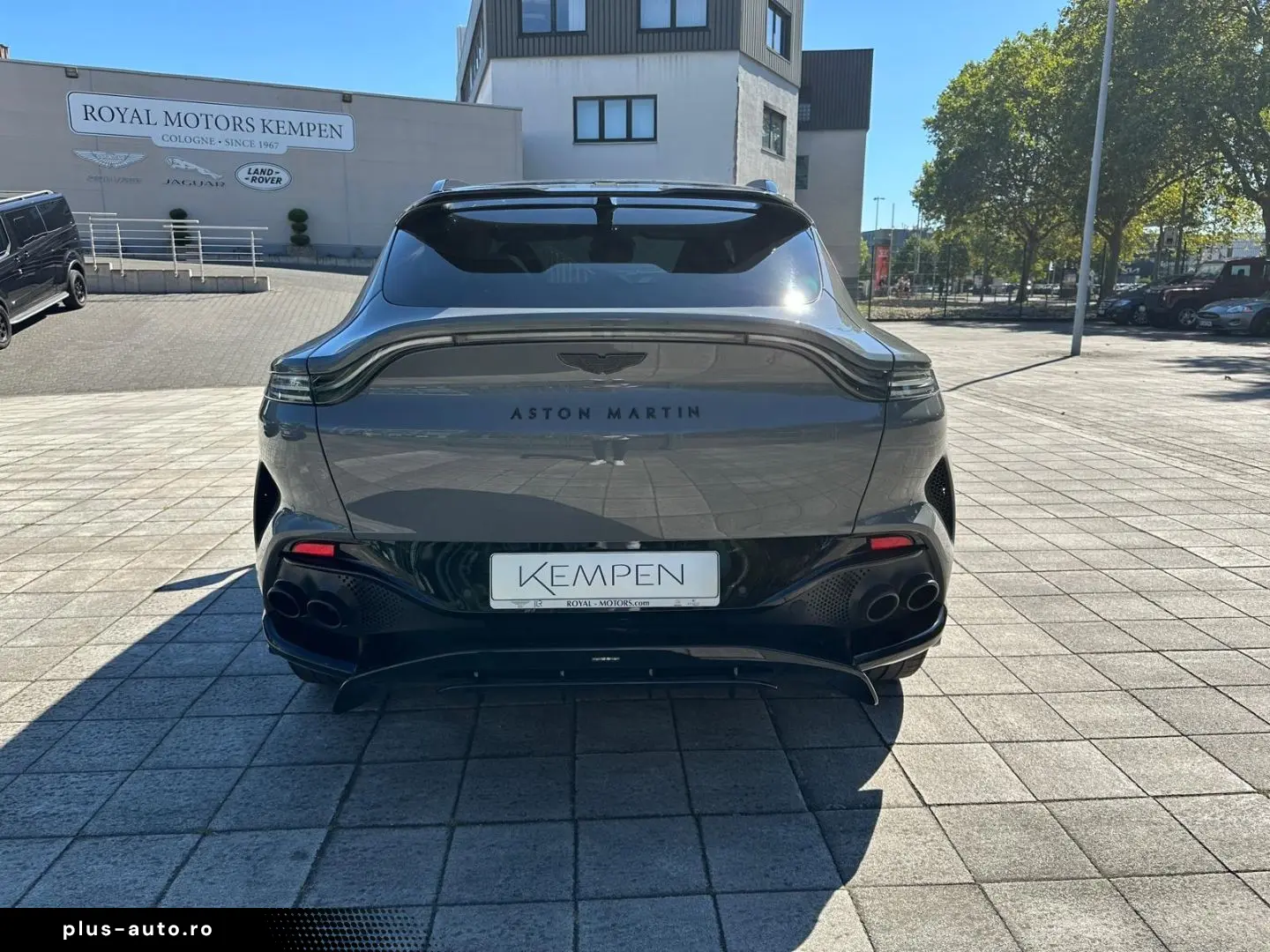 ASTON MARTIN DBX 707 China Grey   Onyx Black