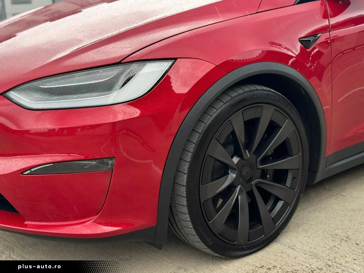 TESLA Model X Plaid