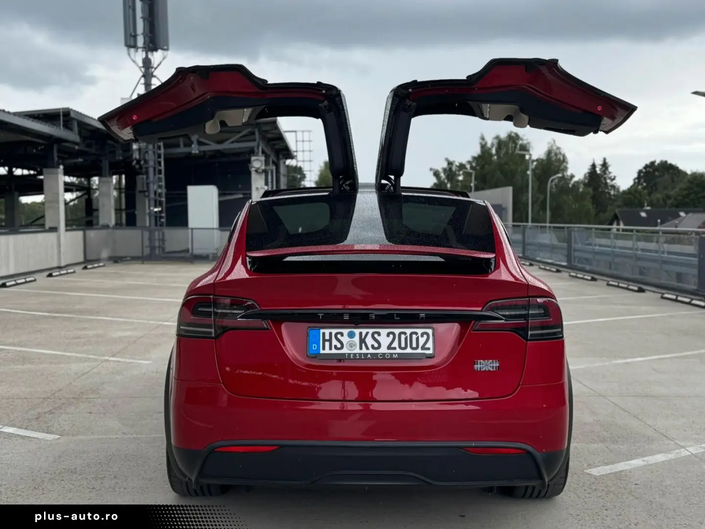 TESLA Model X Plaid