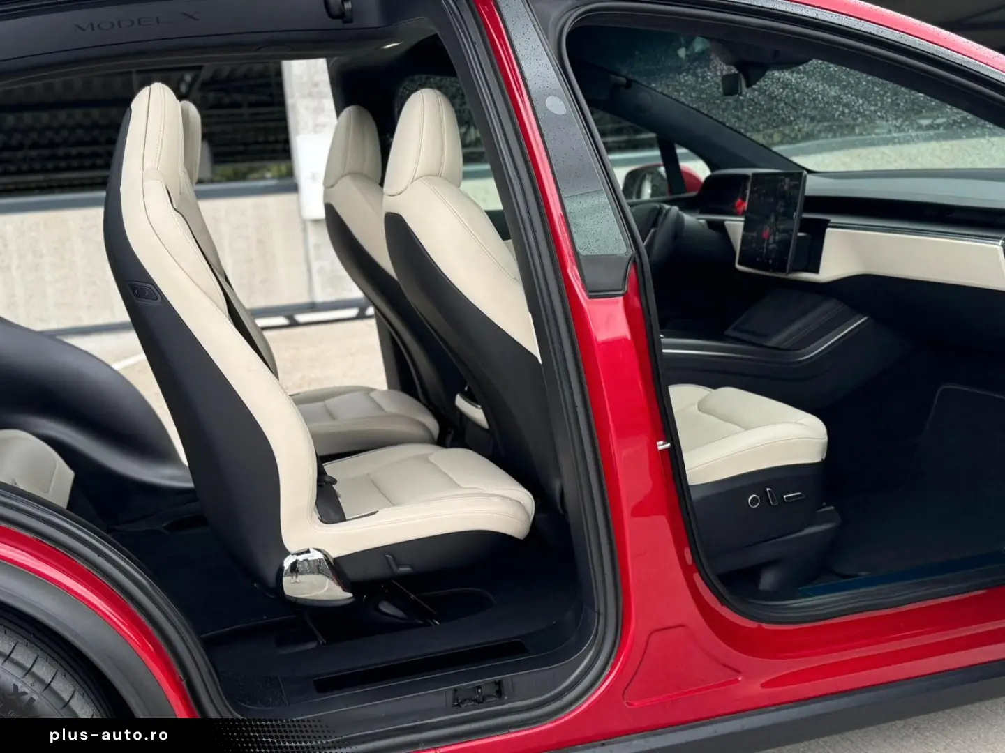 TESLA Model X Plaid