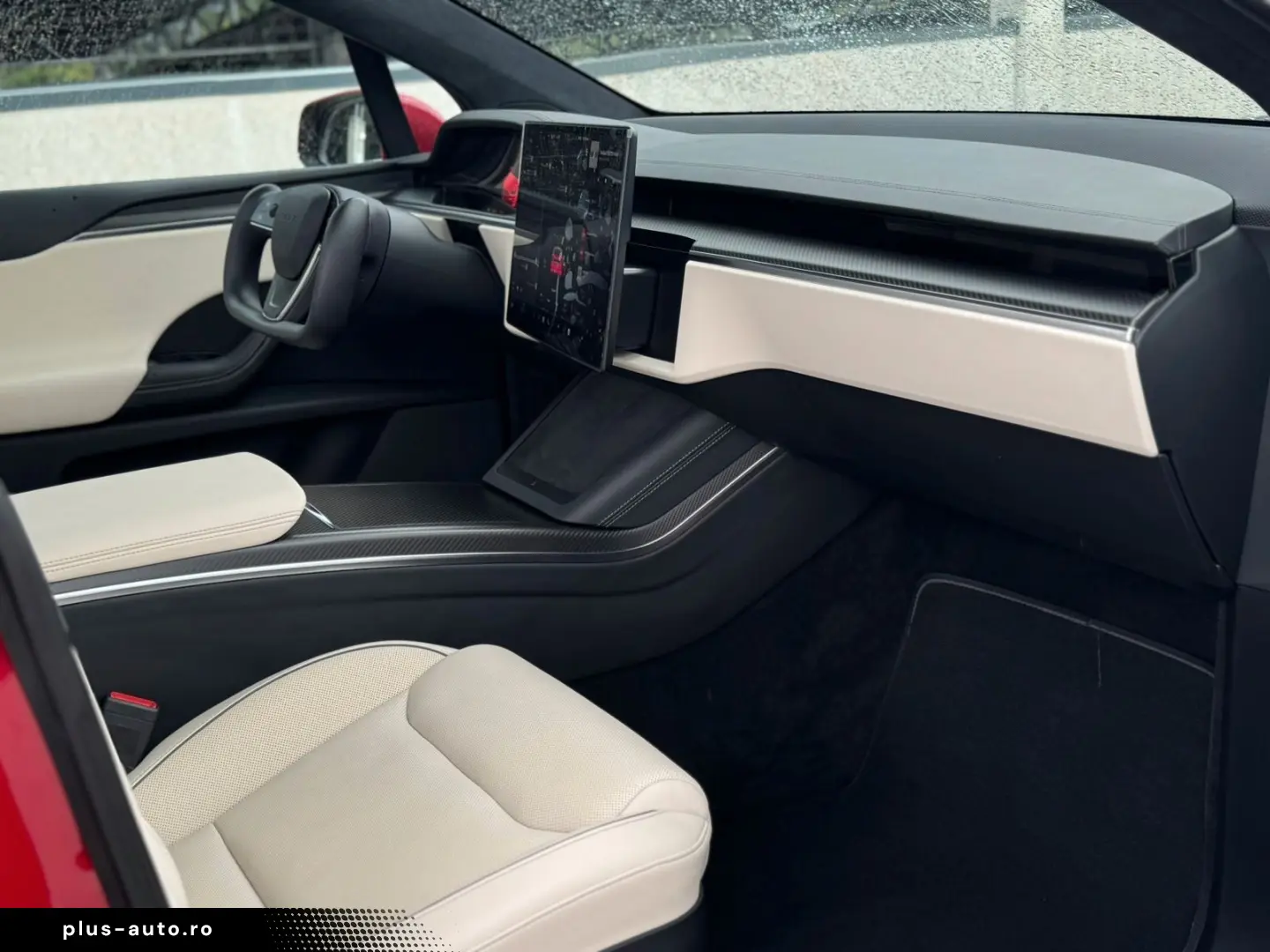 TESLA Model X Plaid