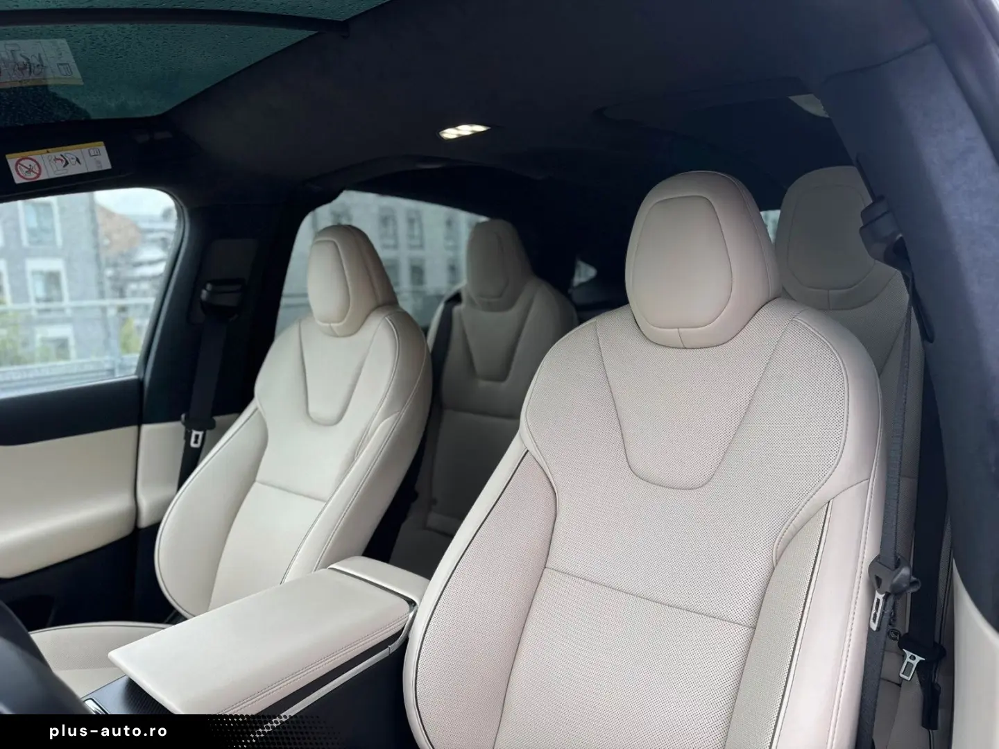 TESLA Model X Plaid