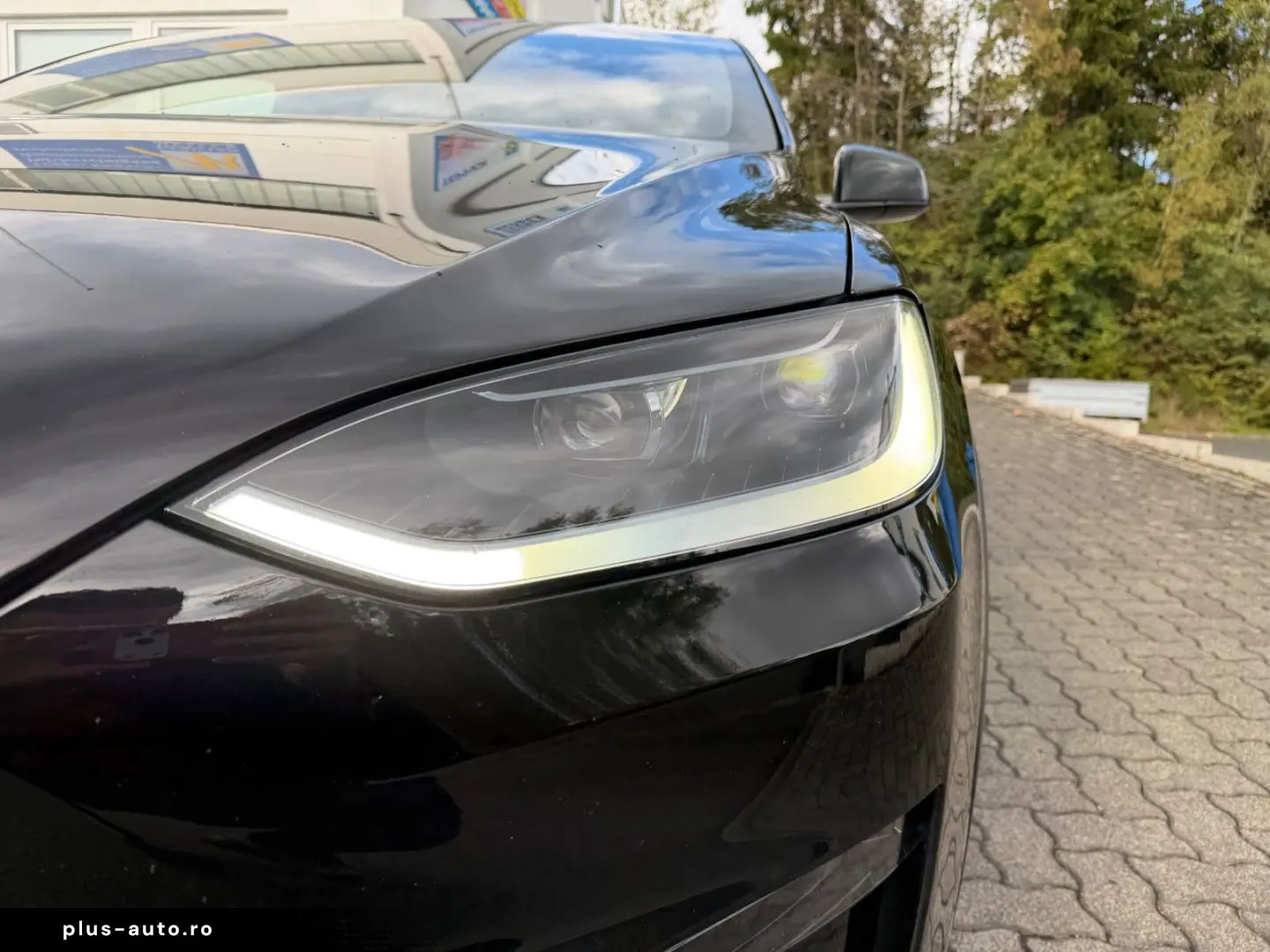 TESLA Model X Plaid HW4 6 Sitzer 22 Zoll Creme Innen