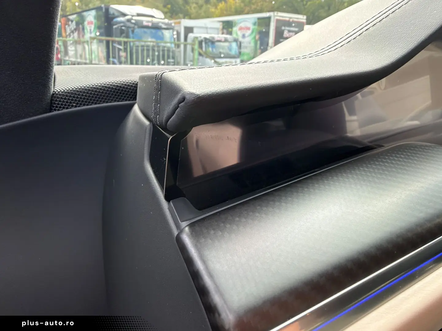 TESLA Model X Plaid HW4 6 Sitzer 22 Zoll Creme Innen