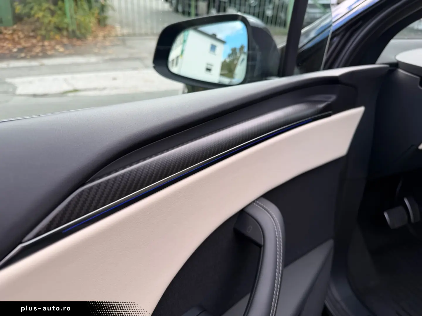 TESLA Model X Plaid HW4 6 Sitzer 22 Zoll Creme Innen