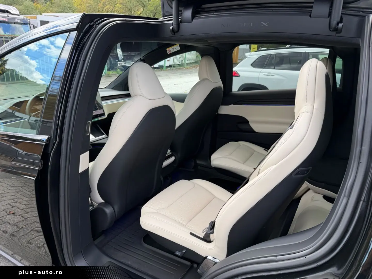 TESLA Model X Plaid HW4 6 Sitzer 22 Zoll Creme Innen