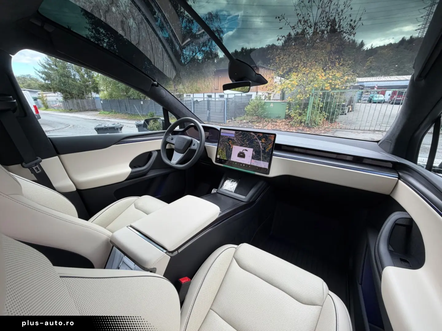 TESLA Model X Plaid HW4 6 Sitzer 22 Zoll Creme Innen