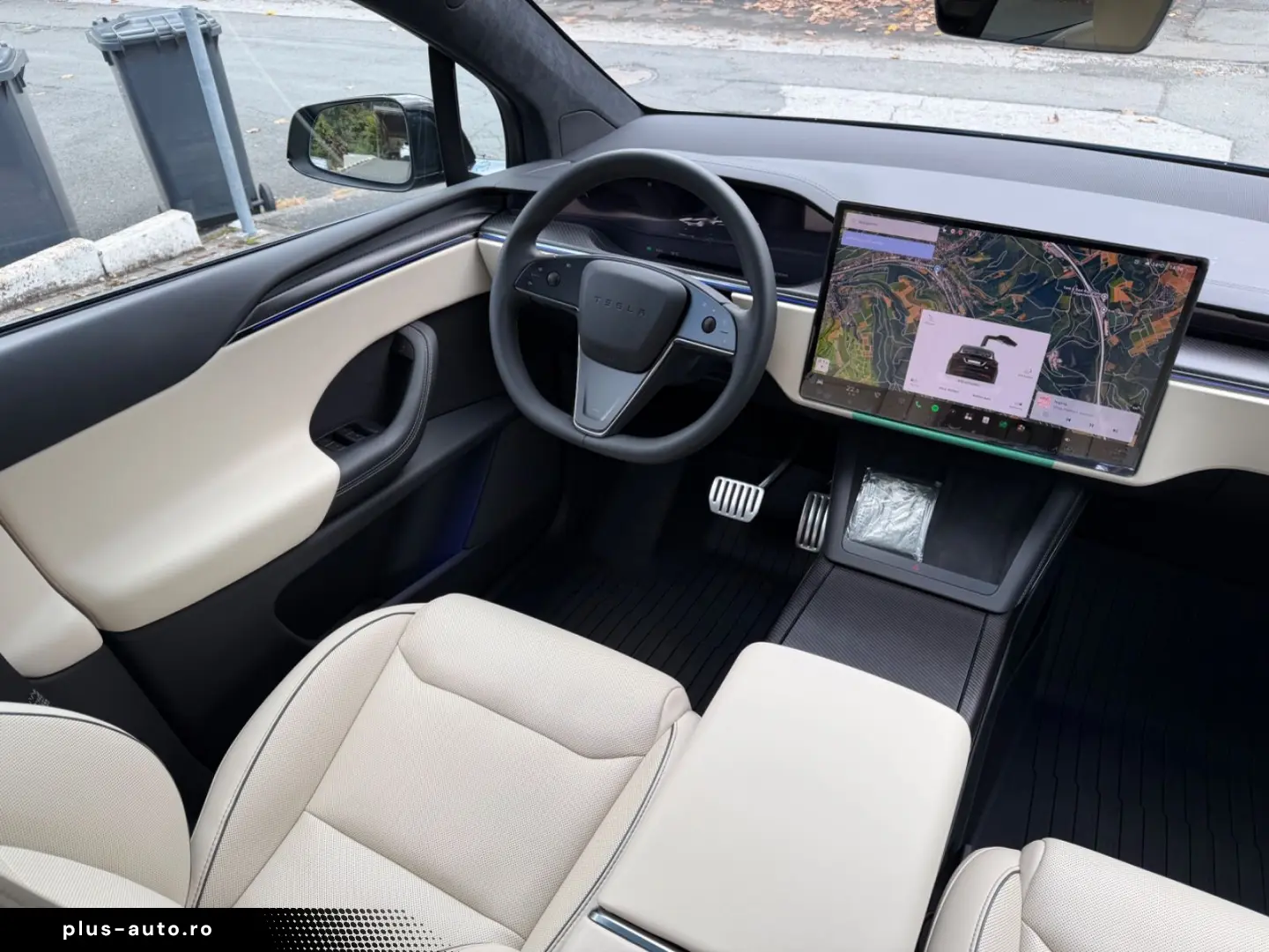TESLA Model X Plaid HW4 6 Sitzer 22 Zoll Creme Innen