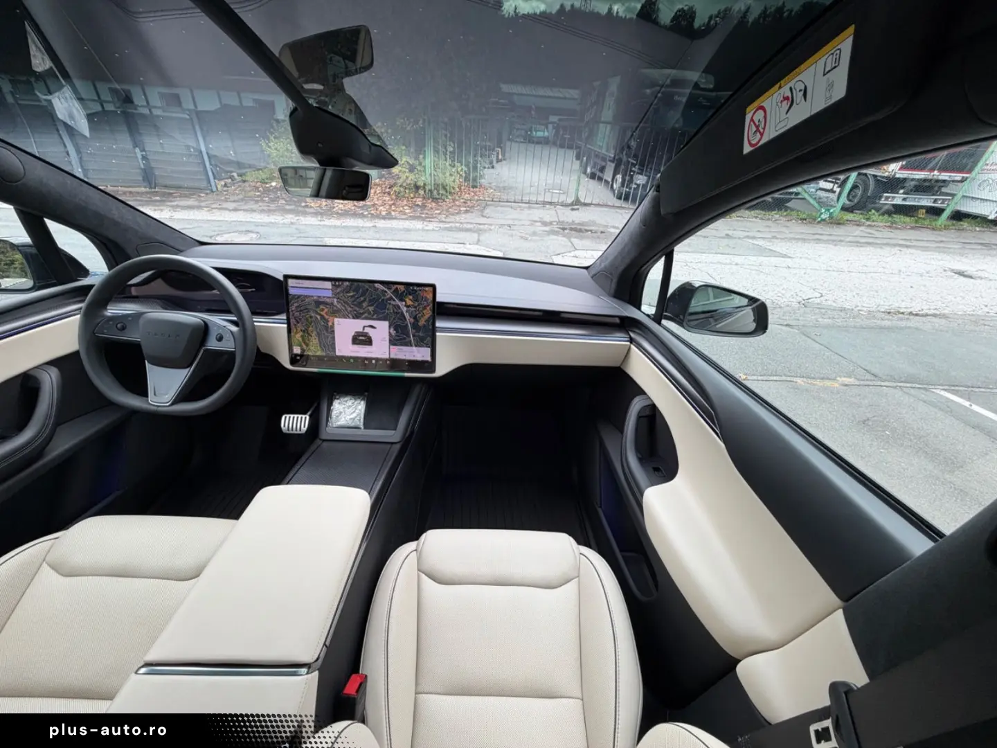 TESLA Model X Plaid HW4 6 Sitzer 22 Zoll Creme Innen