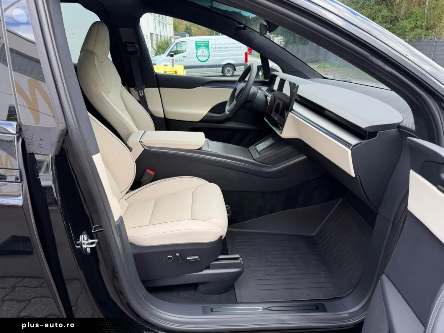 TESLA Model X Plaid HW4 6 Sitzer 22 Zoll Creme Innen
