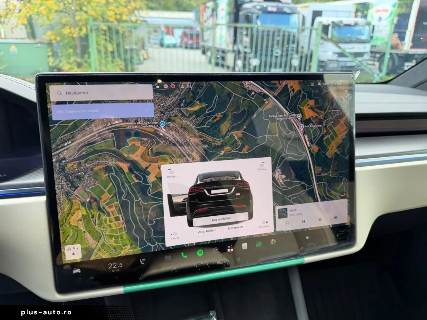 TESLA Model X Plaid HW4 6 Sitzer 22 Zoll Creme Innen