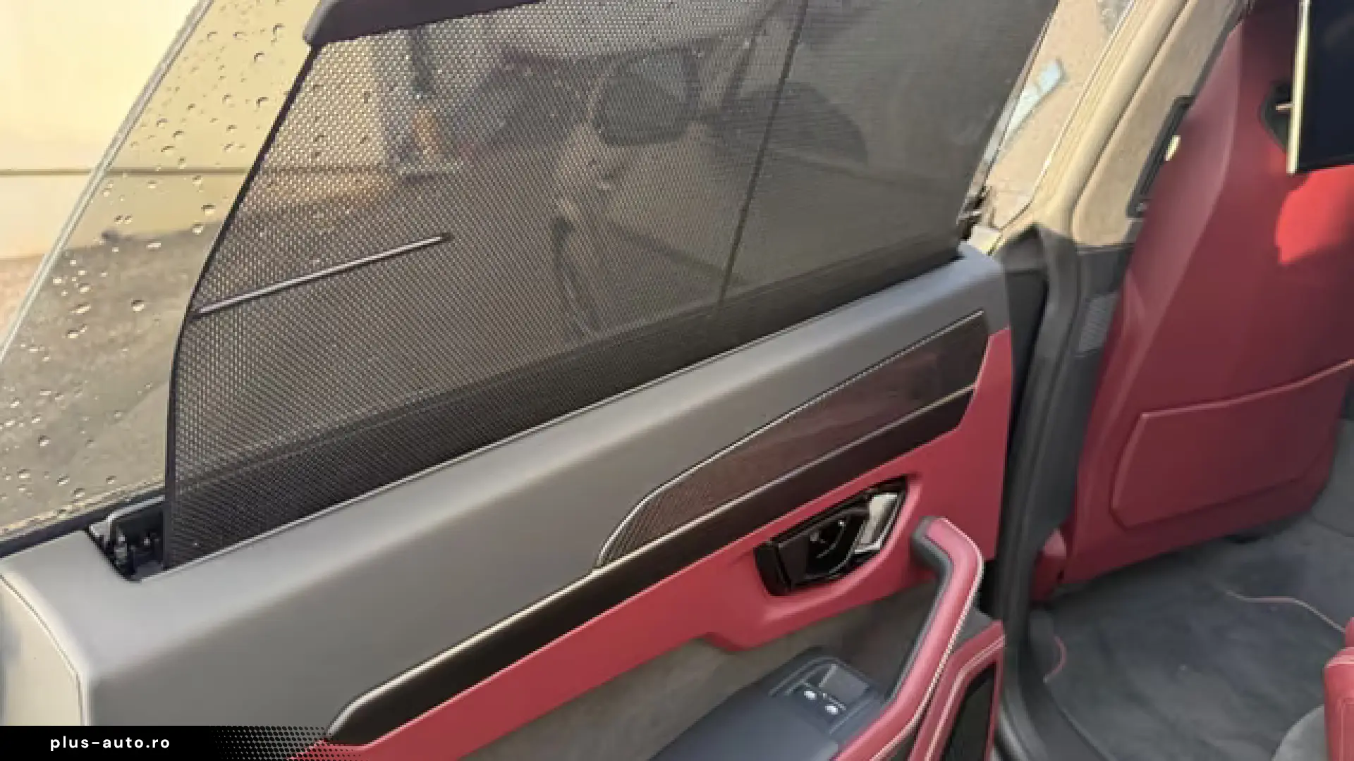 Lamborghini Urus SE Nero Nemesis