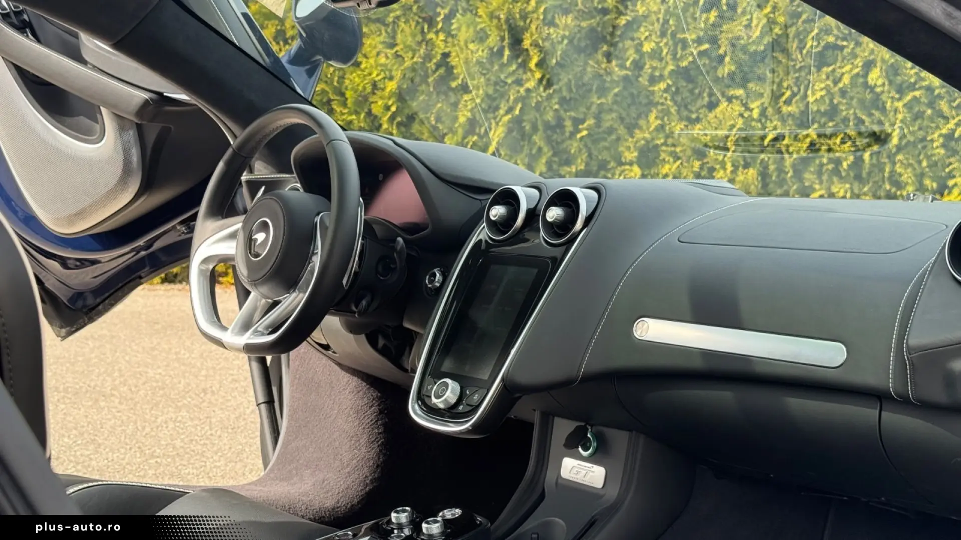 MCLAREN GT Premium Practicality SportExhaust B&W Lift
