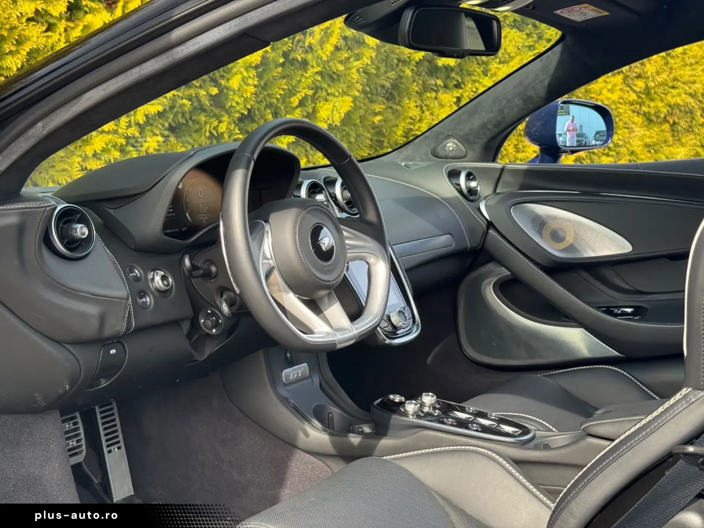 MCLAREN GT Premium Practicality SportExhaust B&W Lift