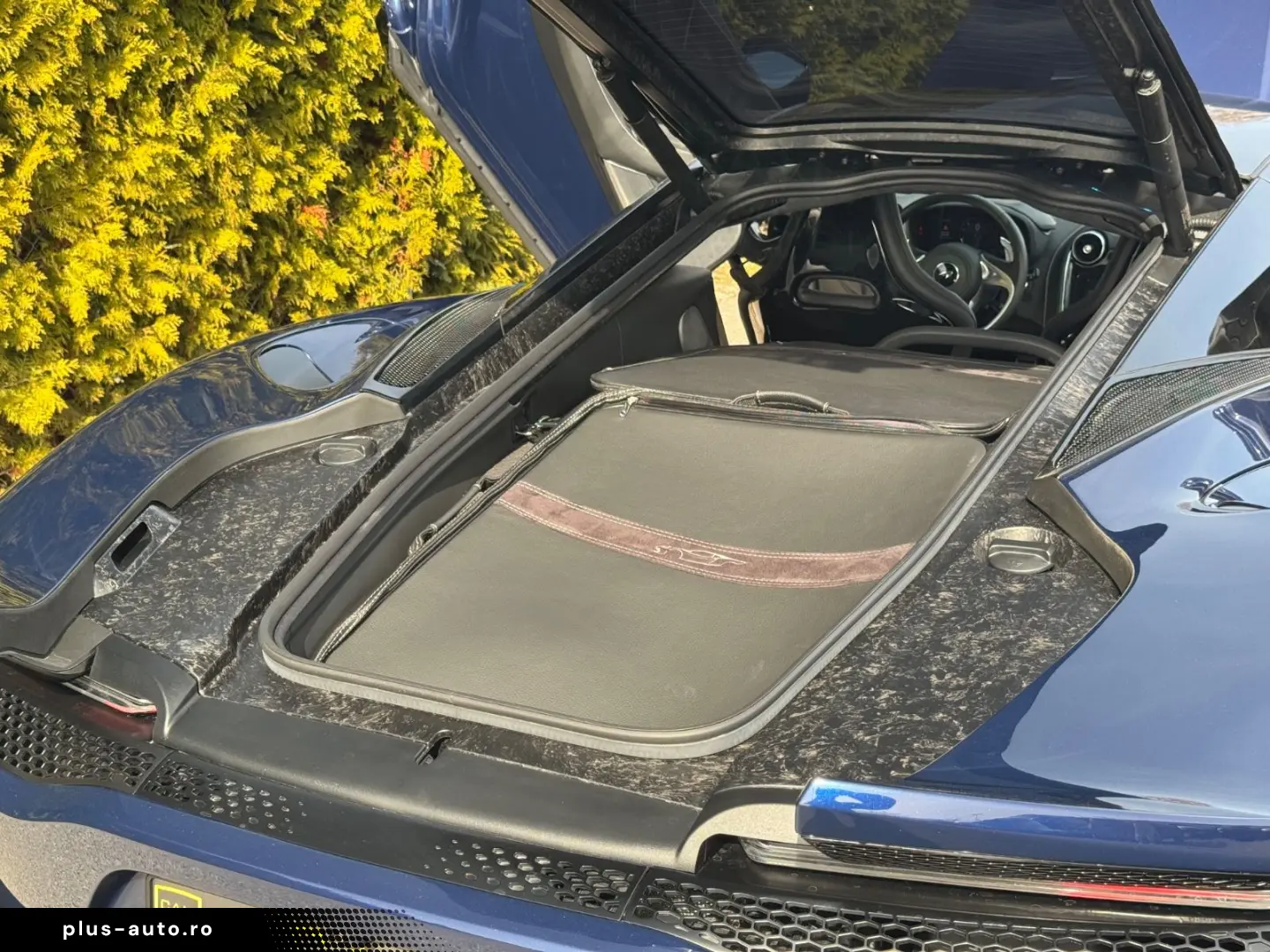MCLAREN GT Premium Practicality SportExhaust B&W Lift