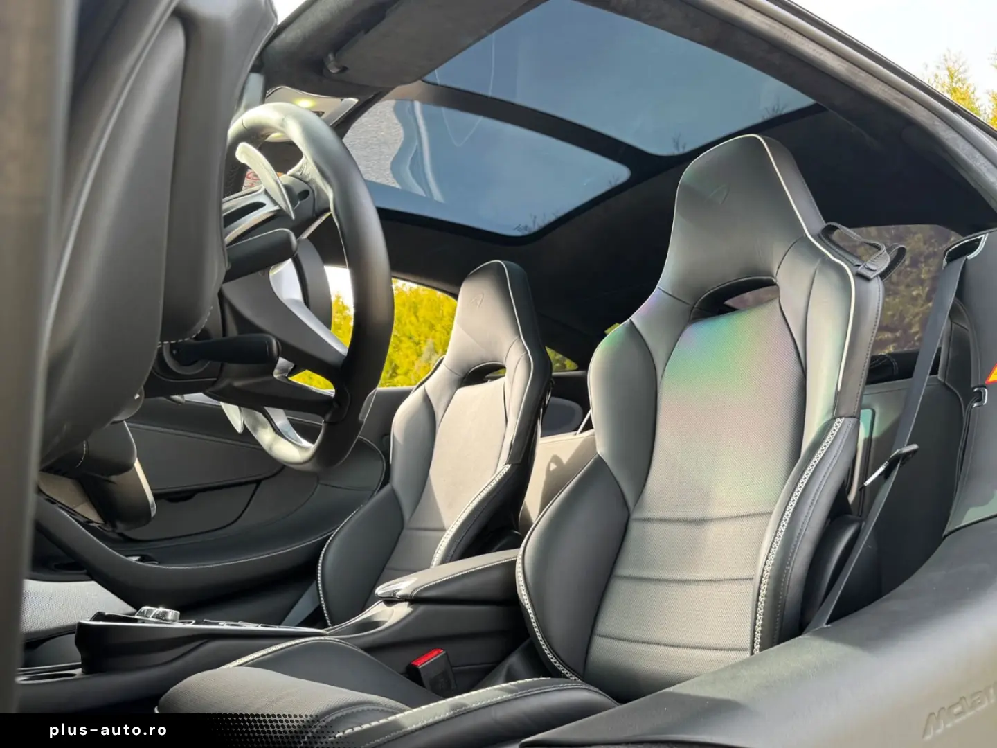 MCLAREN GT Premium Practicality SportExhaust B&W Lift
