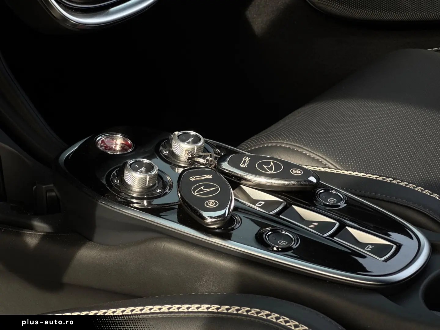 MCLAREN GT Premium Practicality SportExhaust B&W Lift