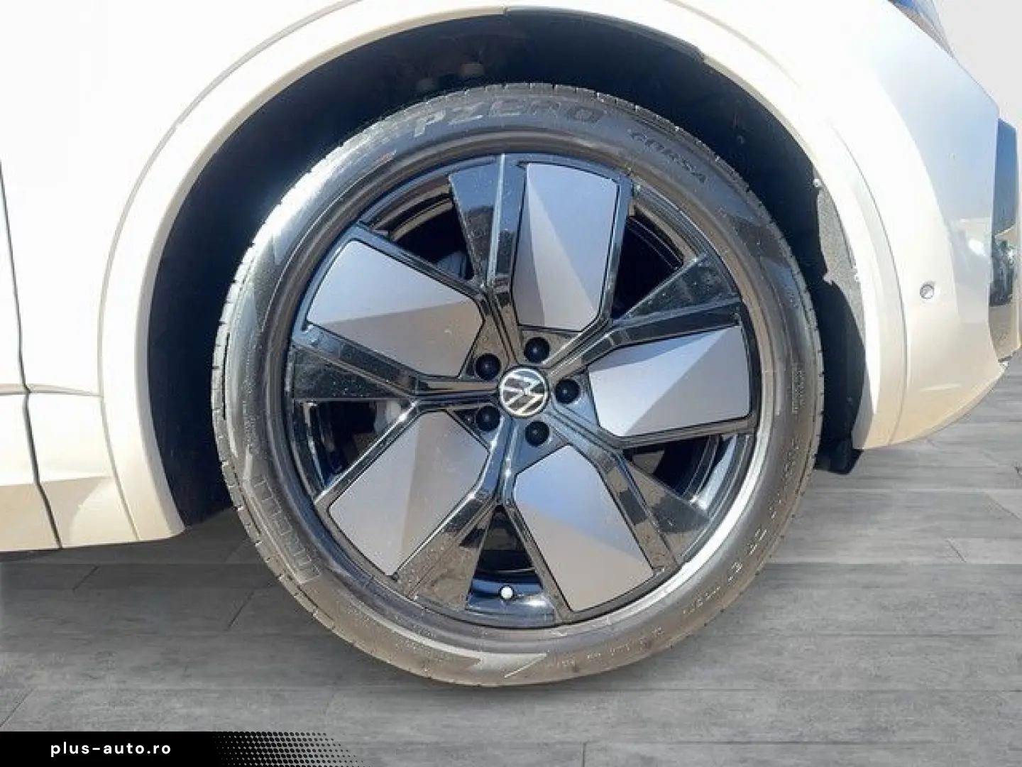 VW Touareg 3.0 TDI 4M R-Line 360  Pano Standhzg.