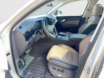 VW Touareg 3.0 TDI 4M R-Line 360  Pano Standhzg.