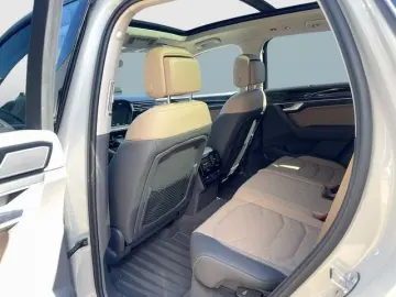 VW Touareg 3.0 TDI 4M R-Line 360  Pano Standhzg.