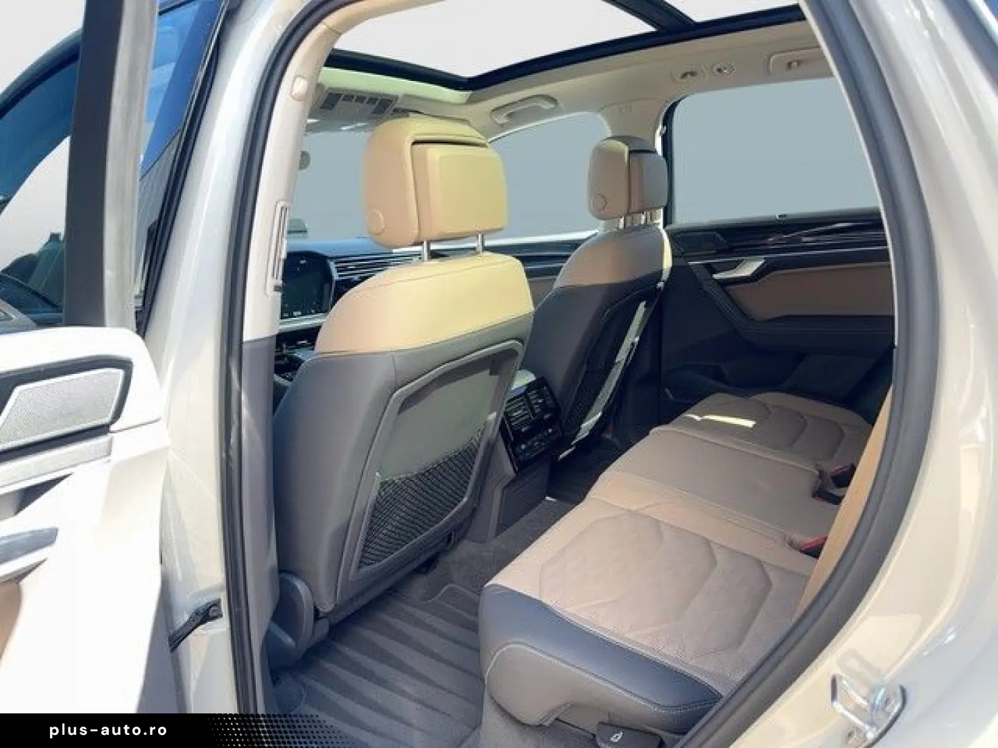 VW Touareg 3.0 TDI 4M R-Line 360  Pano Standhzg.