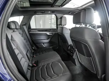 VW Touareg R-Line 3.0 TDI 4Motion tiptro. PANO AHK