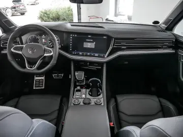 VW Touareg R-Line 3.0 TDI 4Motion tiptro. PANO AHK