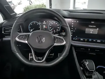 VW Touareg R-Line 3.0 TDI 4Motion tiptro. PANO AHK