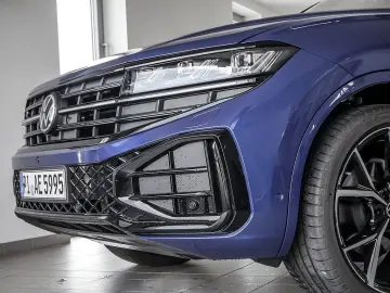 VW Touareg R-Line 3.0 TDI 4Motion tiptro. PANO AHK