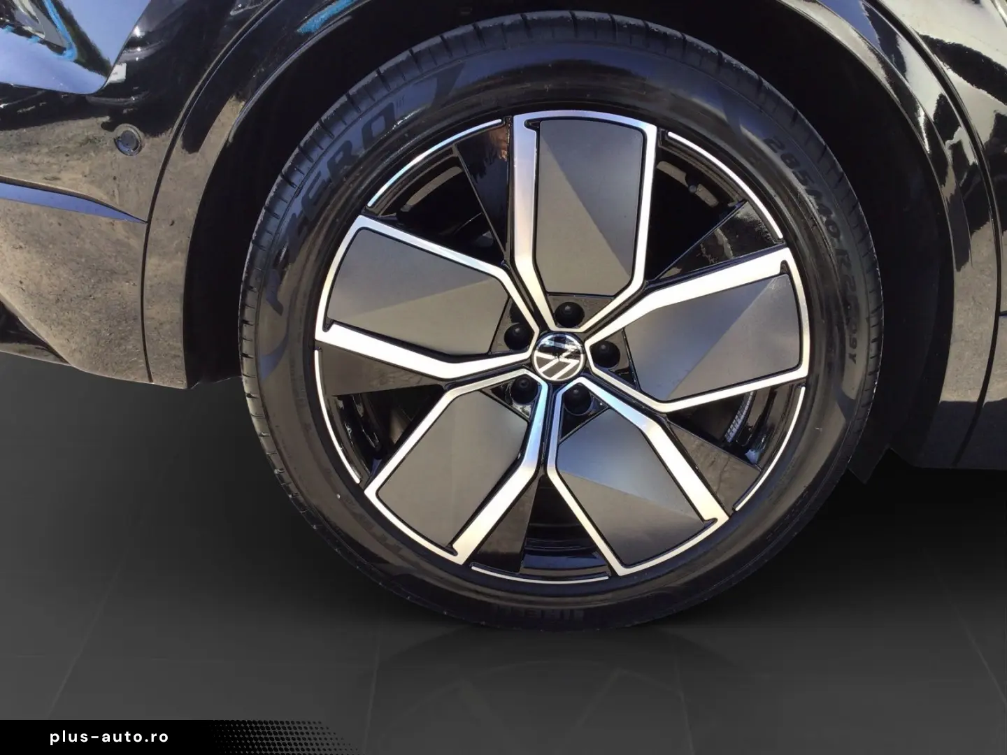 VW Touareg 3.0 TDI R-LINE AHK PANO REAR VIEW HuD ST