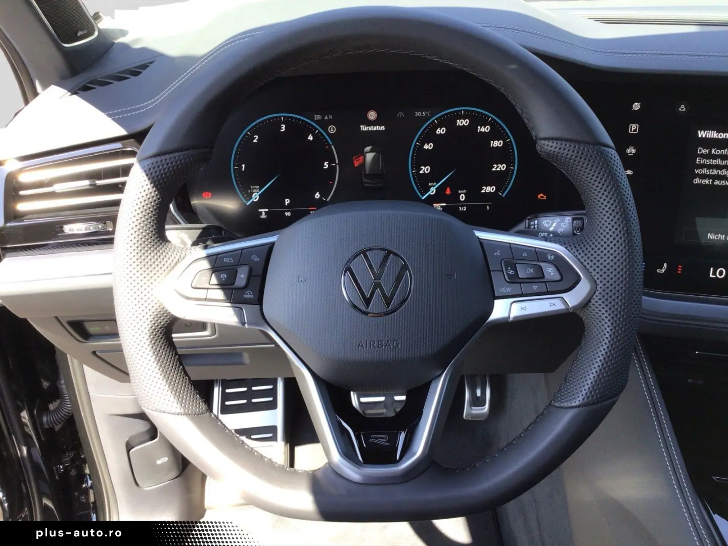 VW Touareg 3.0 TDI R-LINE AHK PANO REAR VIEW HuD ST