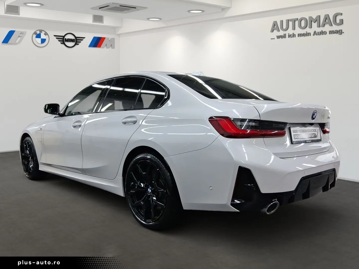 BMW 330e MSport Glasdach AHK DrivingAssistProf Parki