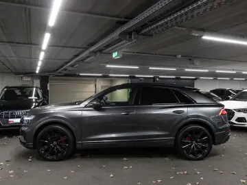 Audi Q8 55 TFSI quattro Carbon S line Head