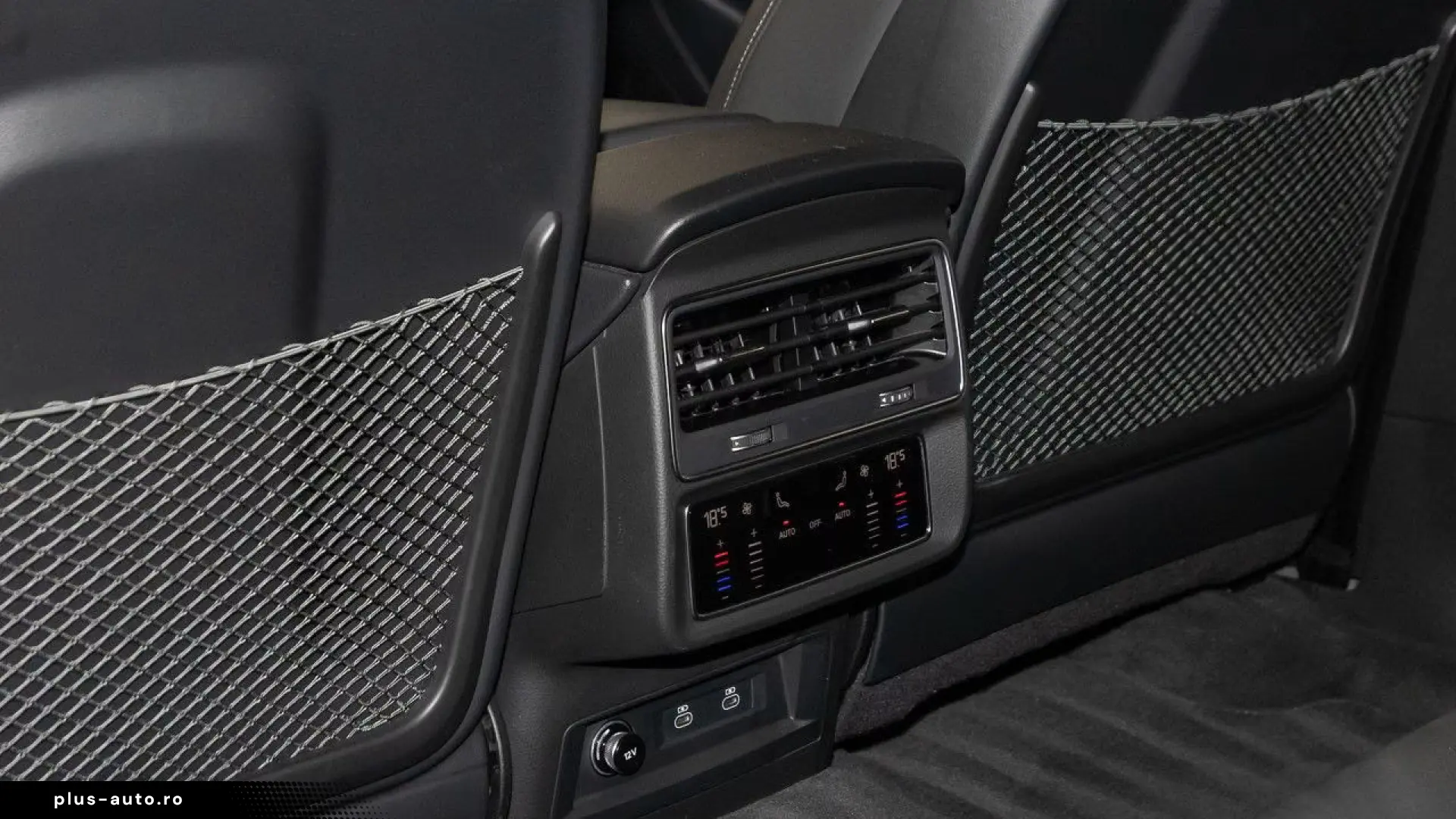 Audi Q8 55 TFSI quattro Carbon S line Head