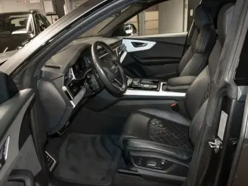 Audi Q8 55 TFSI quattro Carbon S line Head