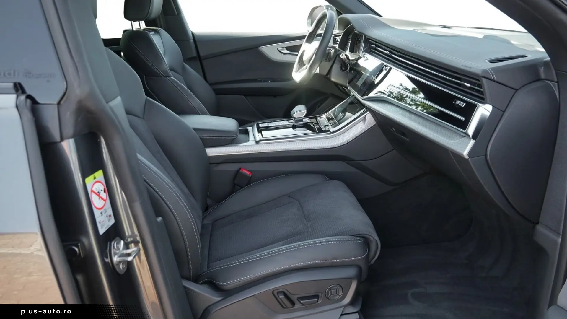 AUDI Q8 2024 — imagine 12