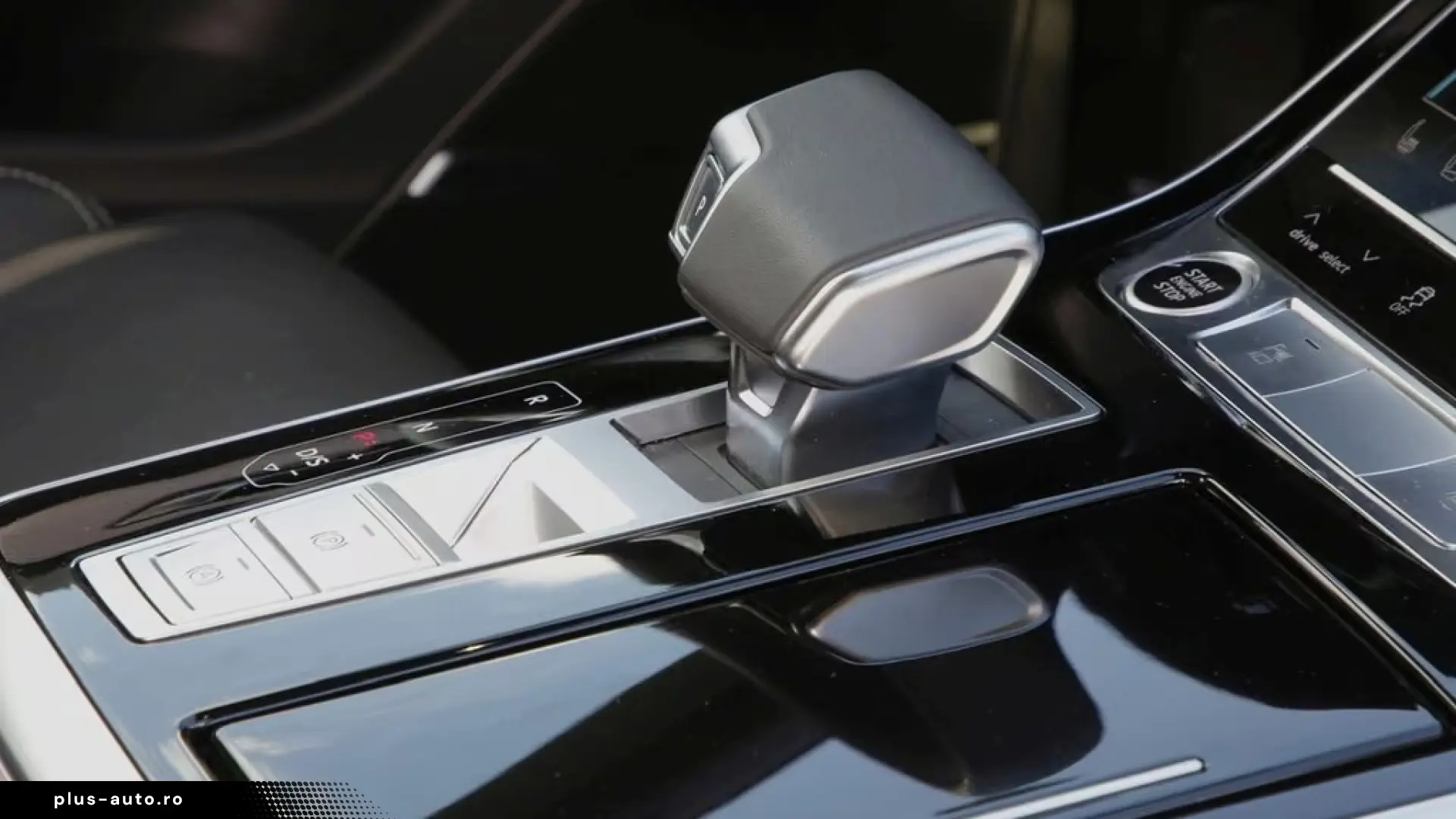 AUDI Q8 2025 — imagine 11