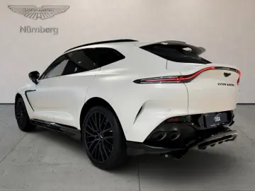 Aston Martin DBX 707