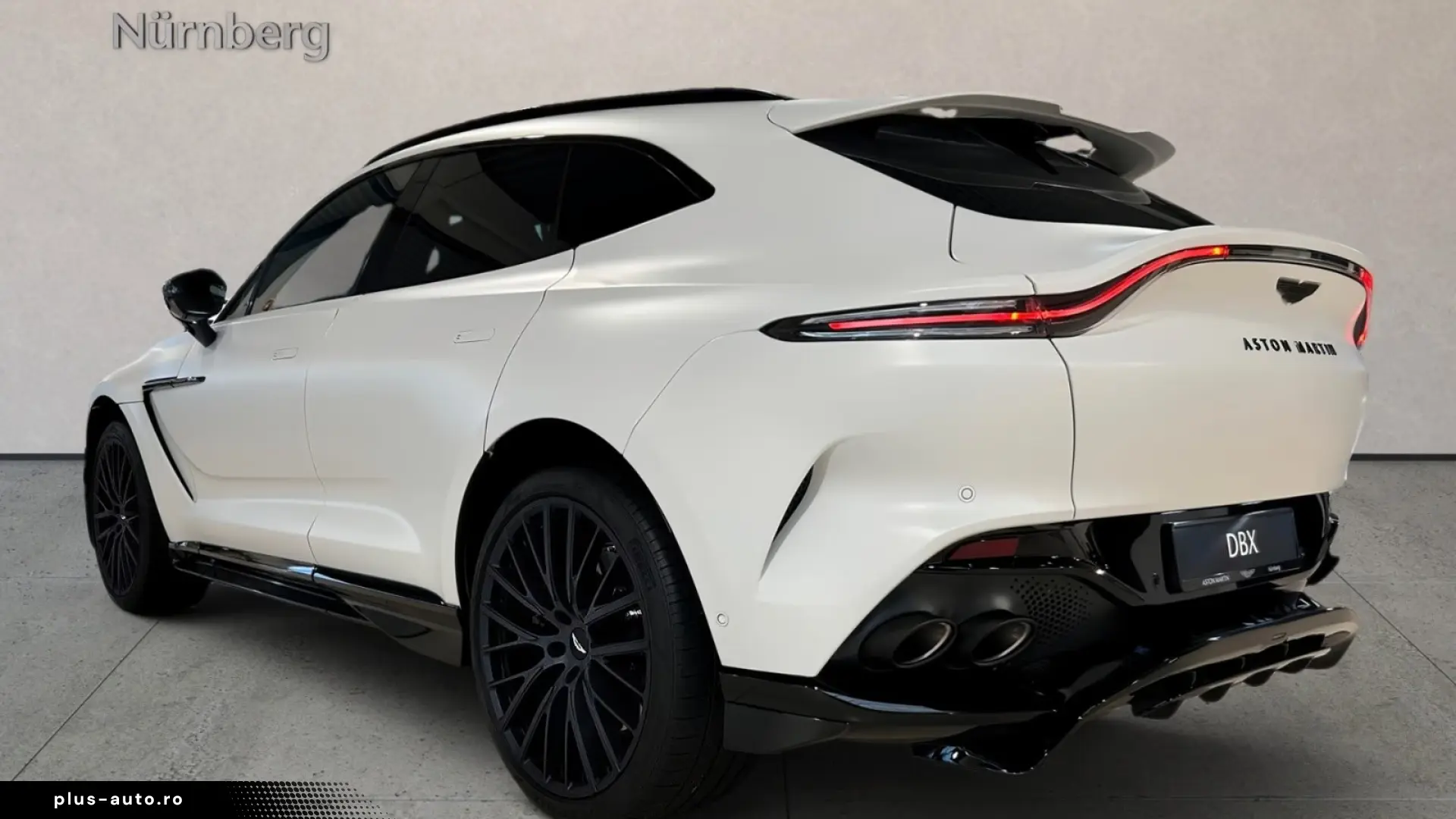 Aston Martin DBX 707