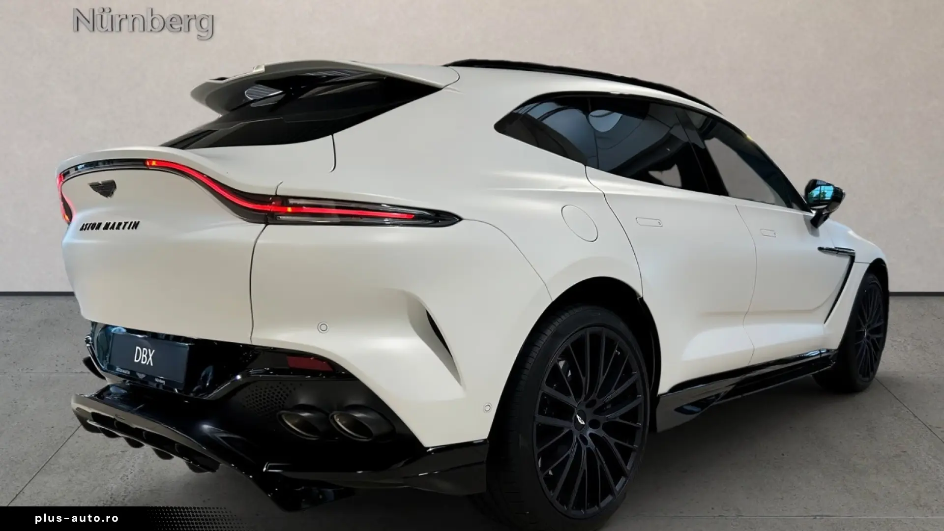 Aston Martin DBX 707