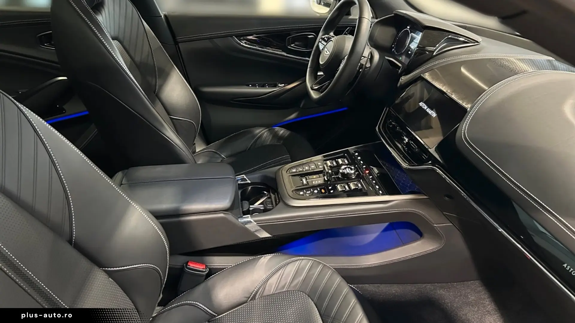 Aston Martin DBX 707