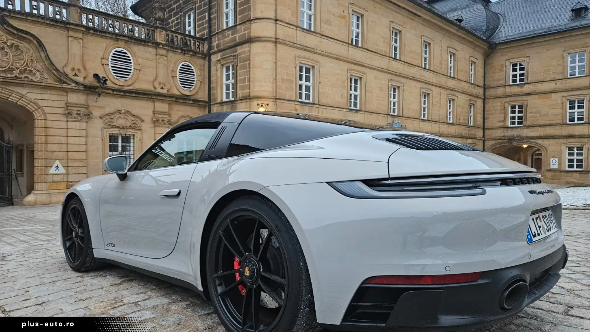 PORSCHE 911 2022 — imagine 3