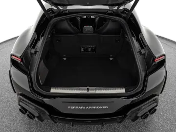 FERRARI Purosangue