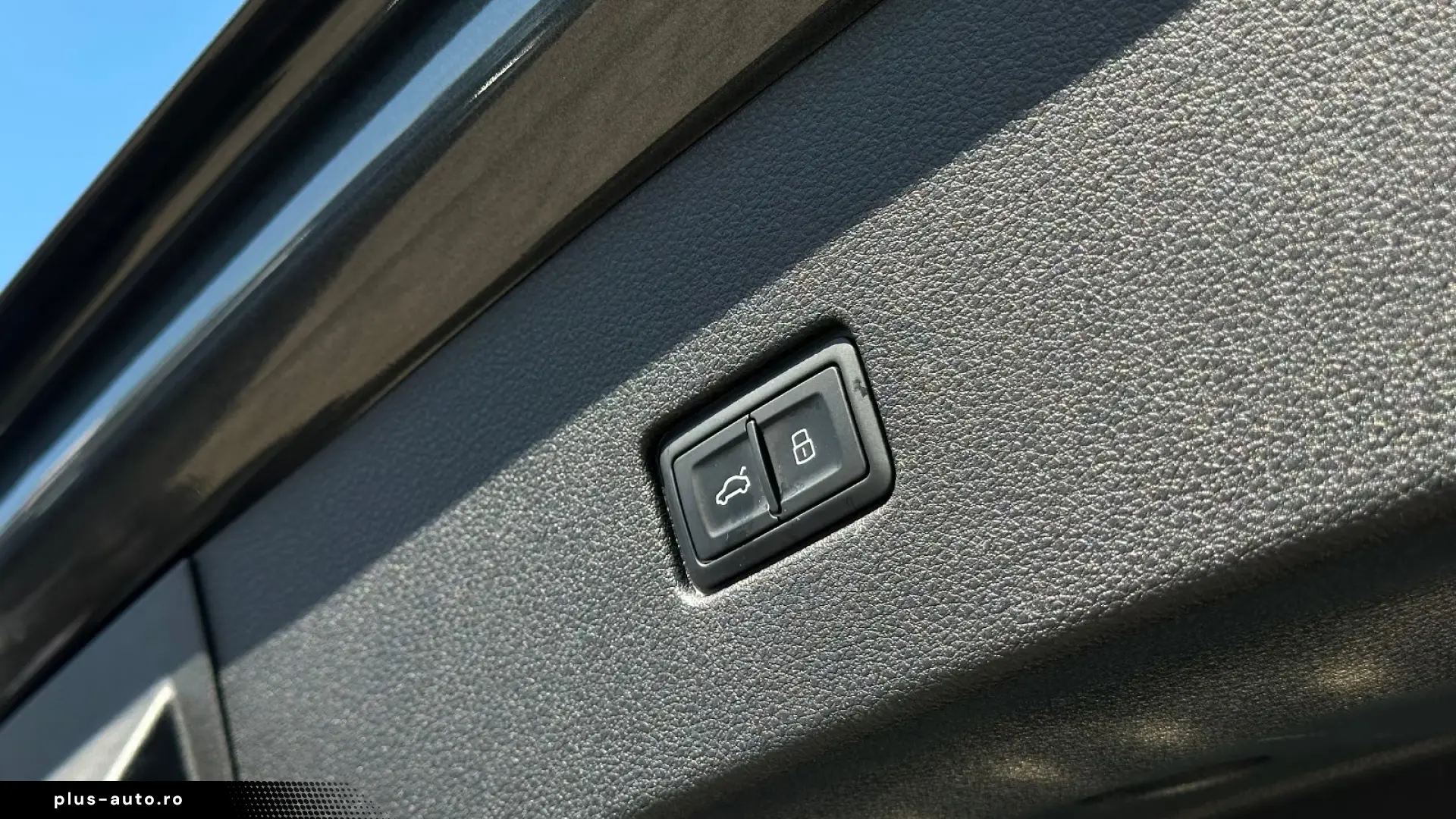 AUDI Q8 2025 — imagine 10