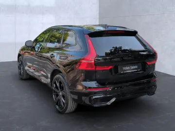 VOLVO XC60 B5 (Benzin) Plus Black Edition AWD - RFK