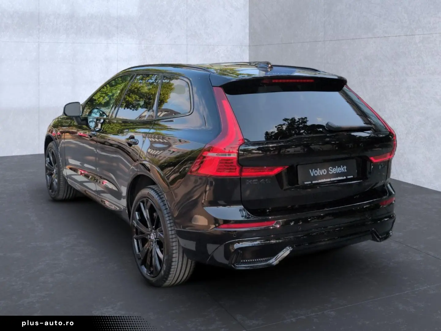 VOLVO XC60 B5 (Benzin) Plus Black Edition AWD - RFK