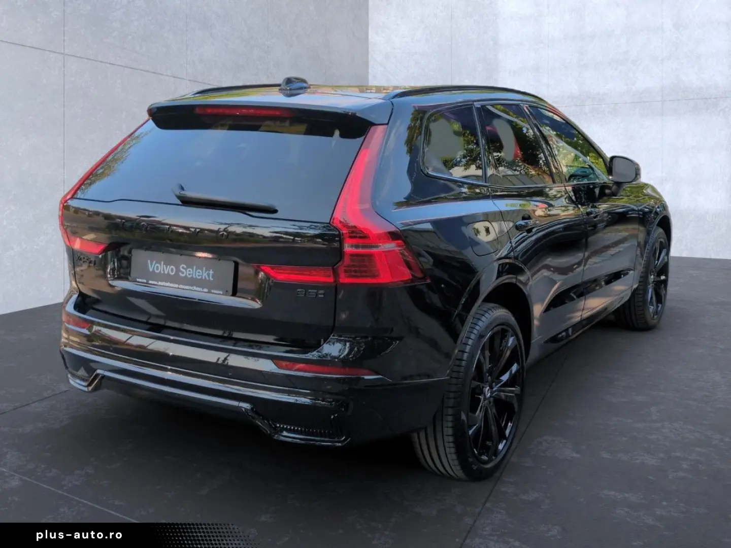VOLVO XC60 B5 (Benzin) Plus Black Edition AWD - RFK