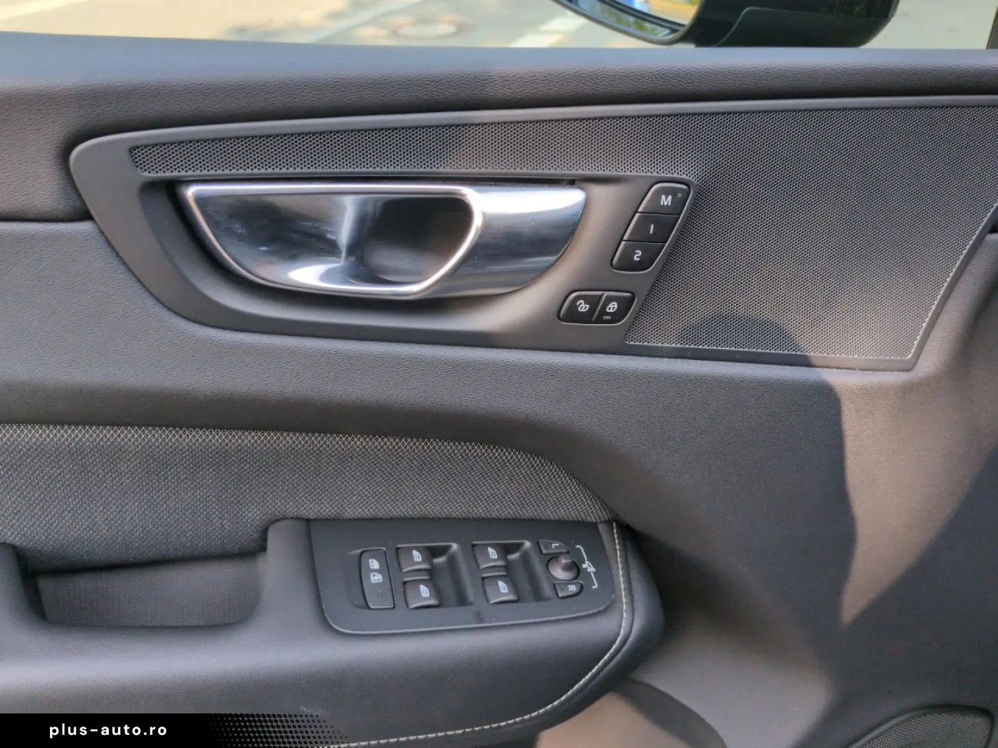 VOLVO XC60 B5 (Benzin) Plus Black Edition AWD - RFK