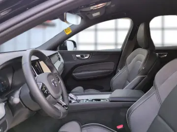 VOLVO XC60 B5 (Benzin) Plus Black Edition AWD - RFK