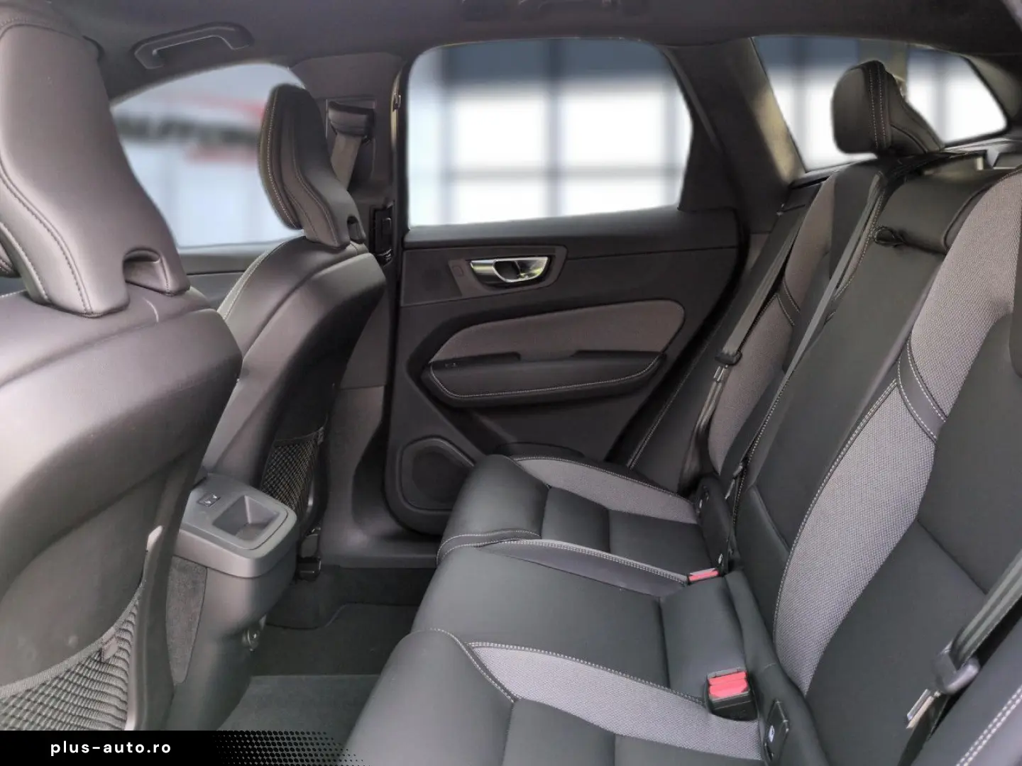 VOLVO XC60 B5 (Benzin) Plus Black Edition AWD - RFK